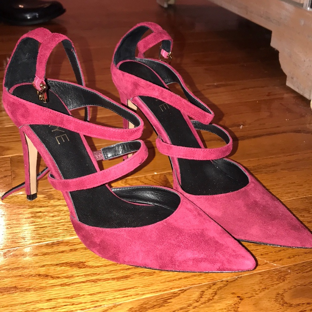 Raye “Carrie” pumps in Merlot